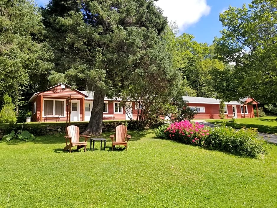 Kan-a-Mouche Pourvoirie Auberge et Chalets