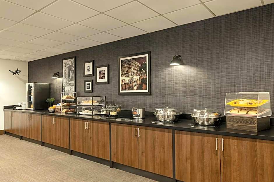 Four Points by Sheraton Milwaukee Airport