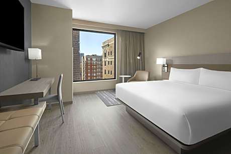 King Room with View - Hearing Accessible