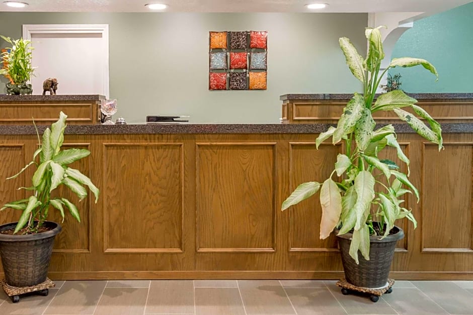 Knights Inn - Slaton