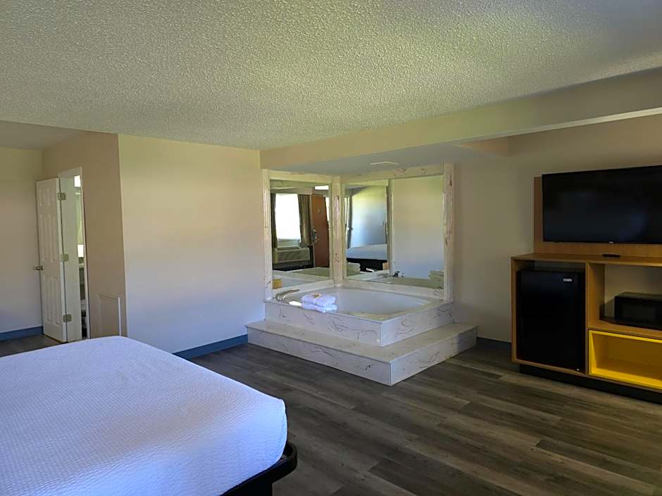 Days Inn by Wyndham Port Huron