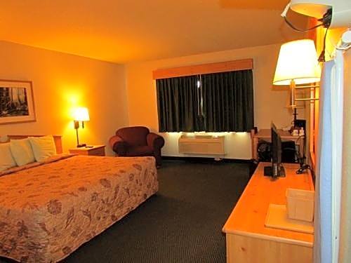 Shell Lake Lodge, a Travelodge by Wyndham