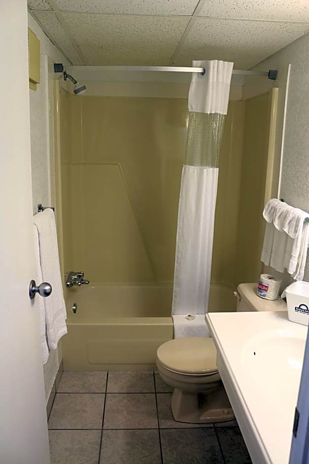 Days Inn by Wyndham Lethbridge