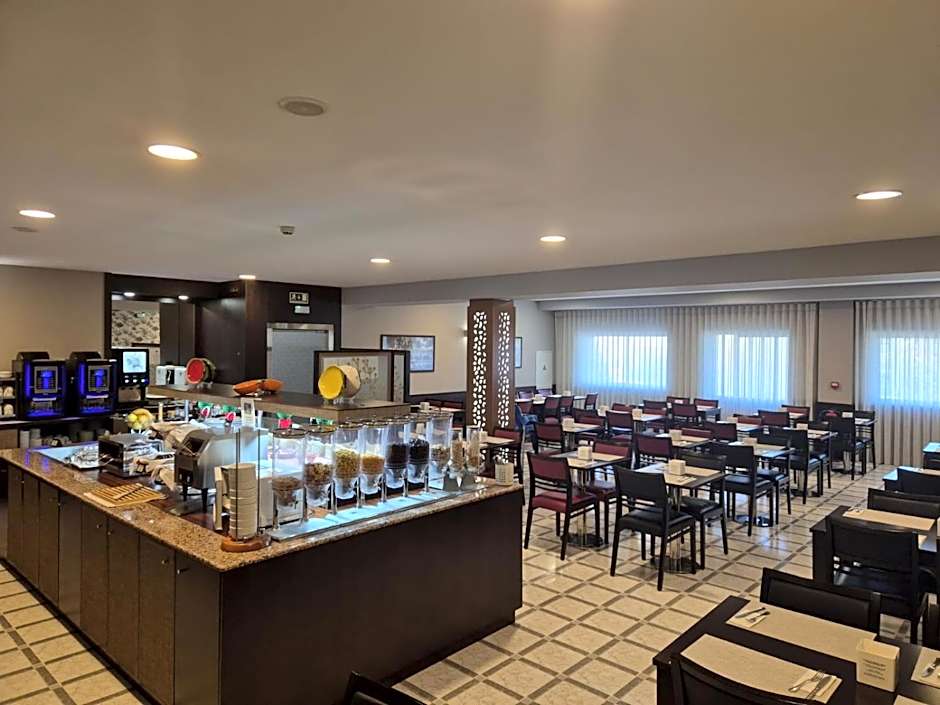 Hotel Feira Pedra Bela