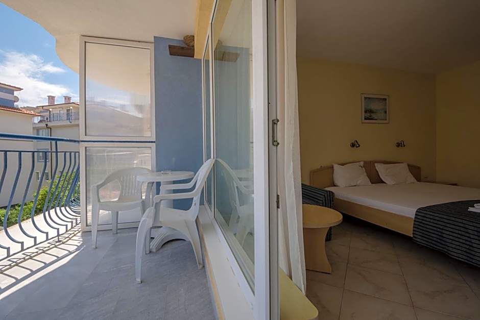 Семеен хотел Бриз