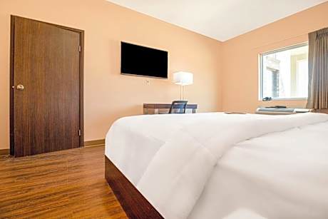 King Bed Accessible Non-Smoking