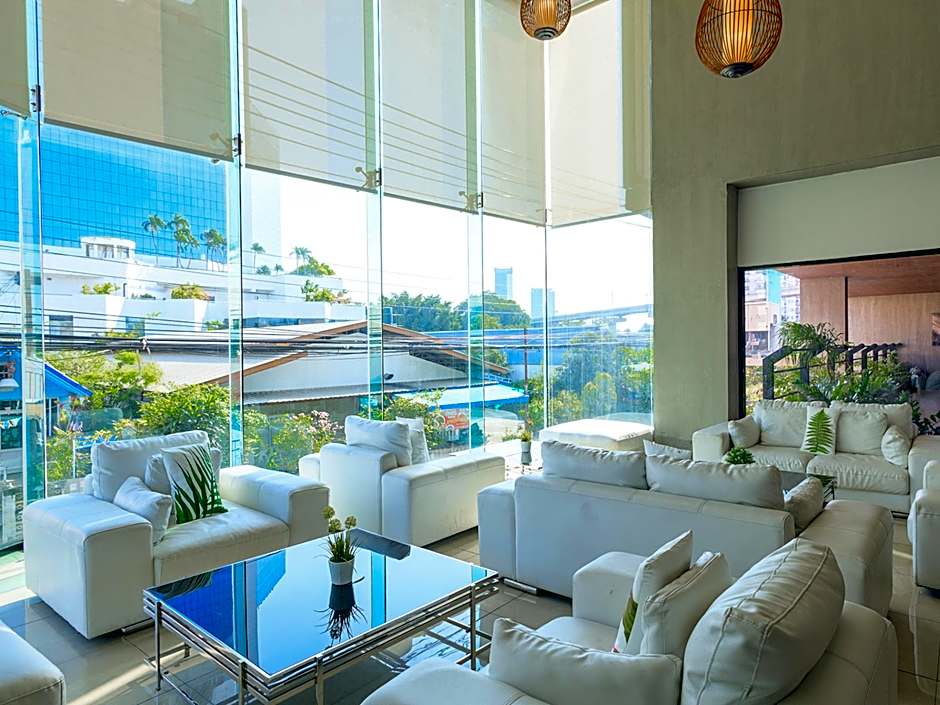B2 Bangna Premier Hotel