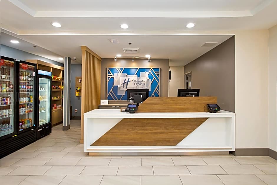 Holiday Inn Express & Suites Sacramento NE Cal Expo By IHG