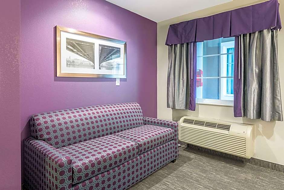 Econo Lodge Inn & Suites North Little Rock