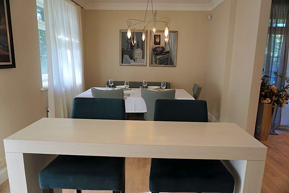 Wooden Villa APARTMENTS