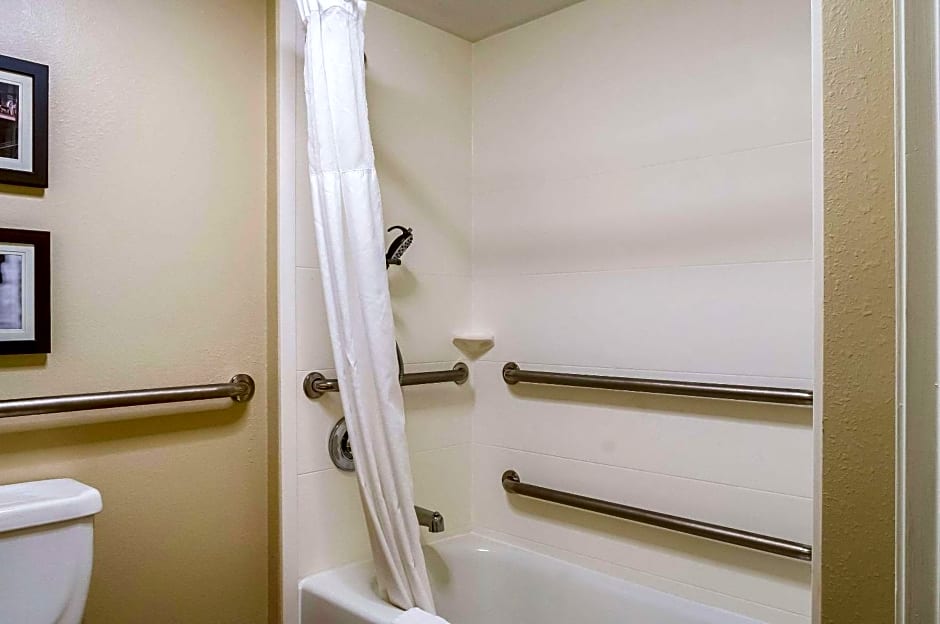 Comfort Inn & Suites At Copeland Tower