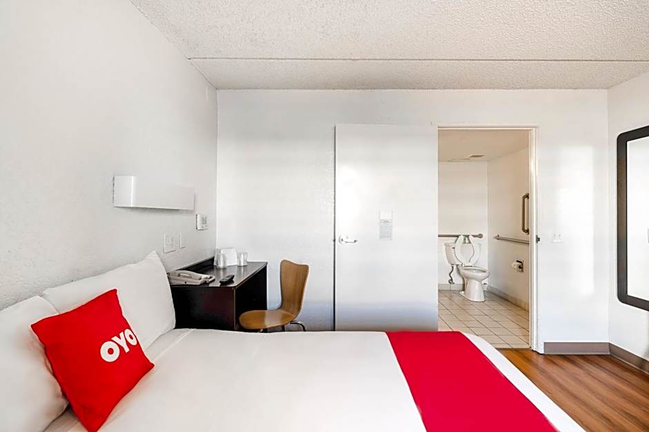 OYO Hotel Houston Katy Freeway