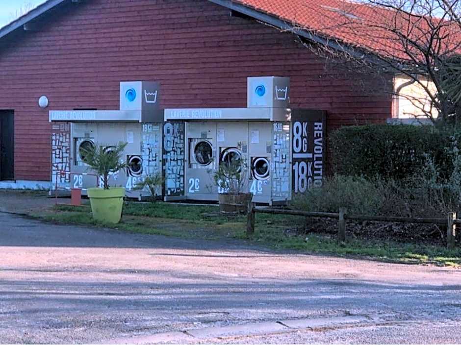 Mobil-home 4chambres-10 couchages - Parking gratuit - 2 accès piscines inclus dès 3 nuitées