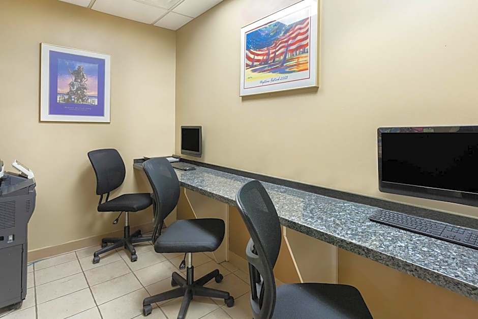 Ramada Plaza by Wyndham Virginia Beach