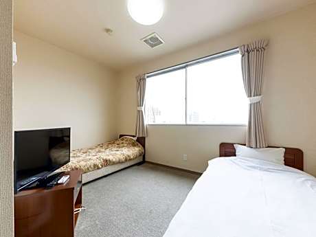 Twin Room  - Non-Smoking