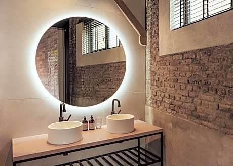 Deluxe Double Room with Bath