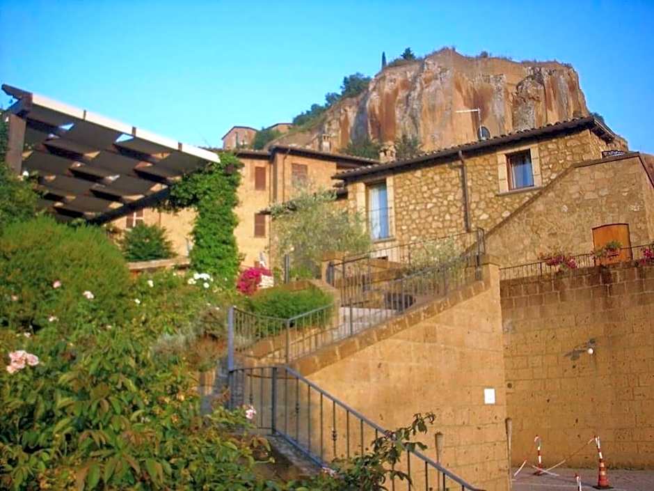 B&B Chiara e Benedetta (La villa degli Ulivi)