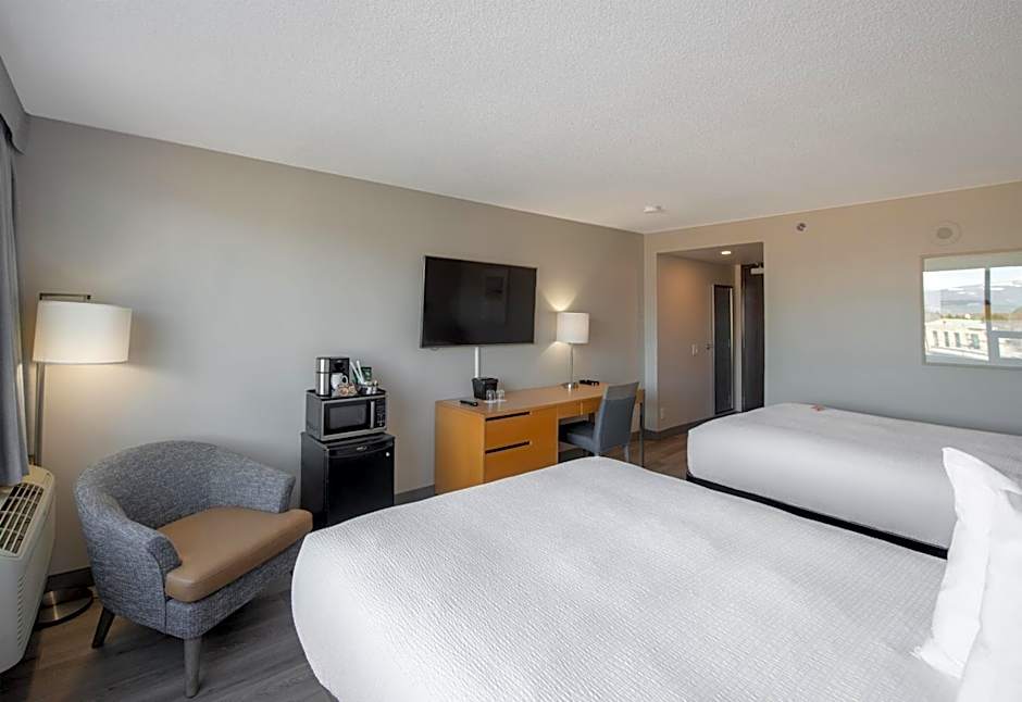Coast Chilliwack Hotel