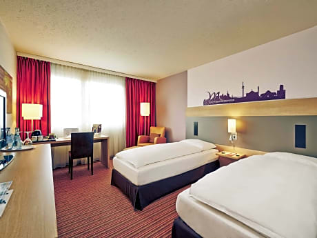 Standard room with 2 single beds