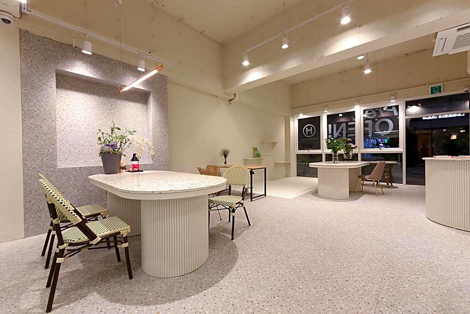 Gwangju Sangmu W Lounge Hotel