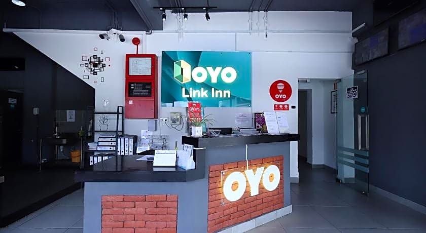 Super OYO 246 Link Inn