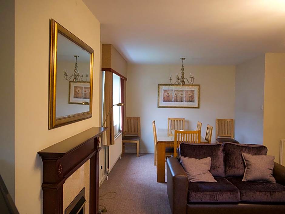 Elmers Court Hotel