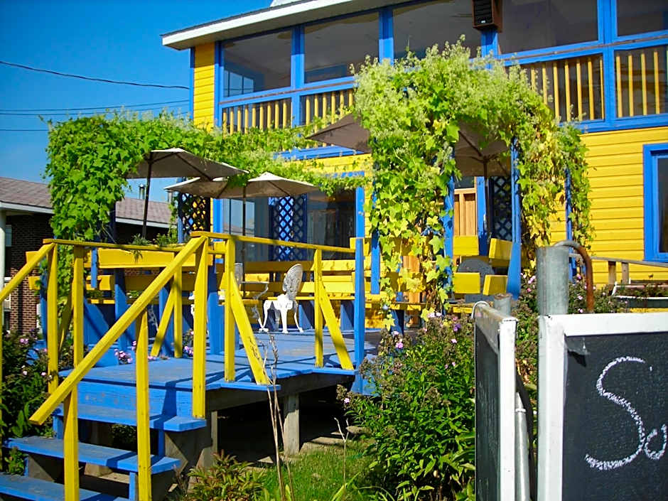 Gîte des Hauteurs et Café de la place