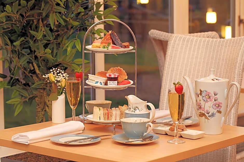 Hogs Back Hotel & Spa