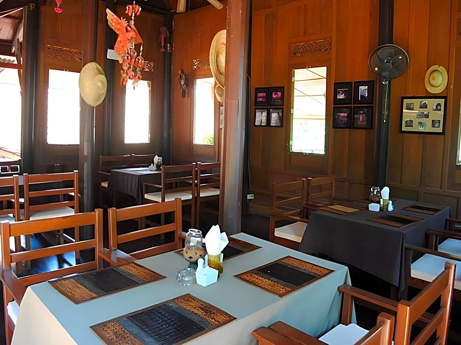 Harry's bungalow & Restaurant