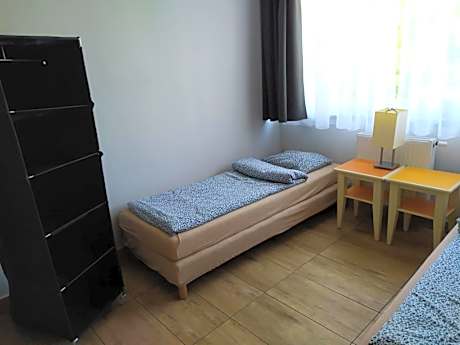 Standard Twin Room with Shared Bathroom