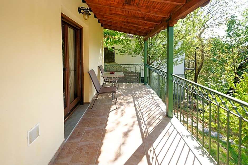 Elati Suites & Apartments-Mihail