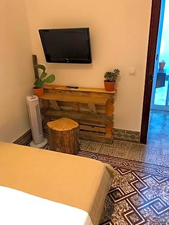 Standard Double Room with Shared Bathroom