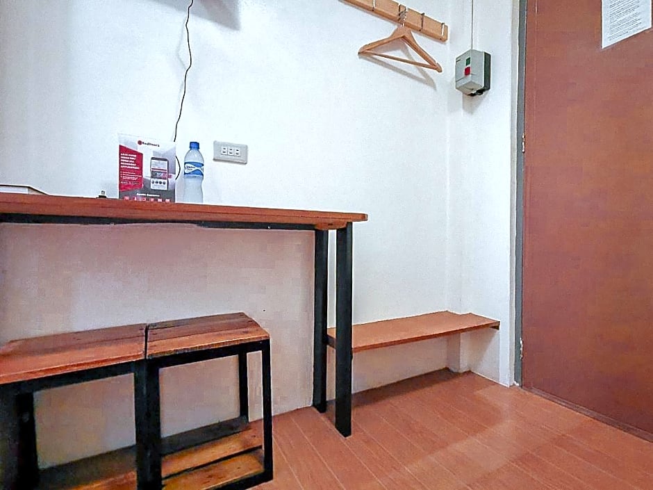 RedDoorz near KCC Mall Gensan