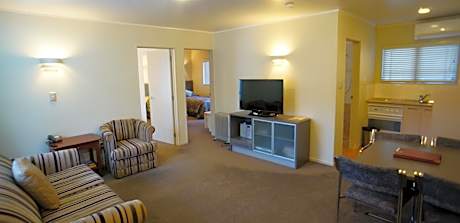 Cornwall Park Motor Inn