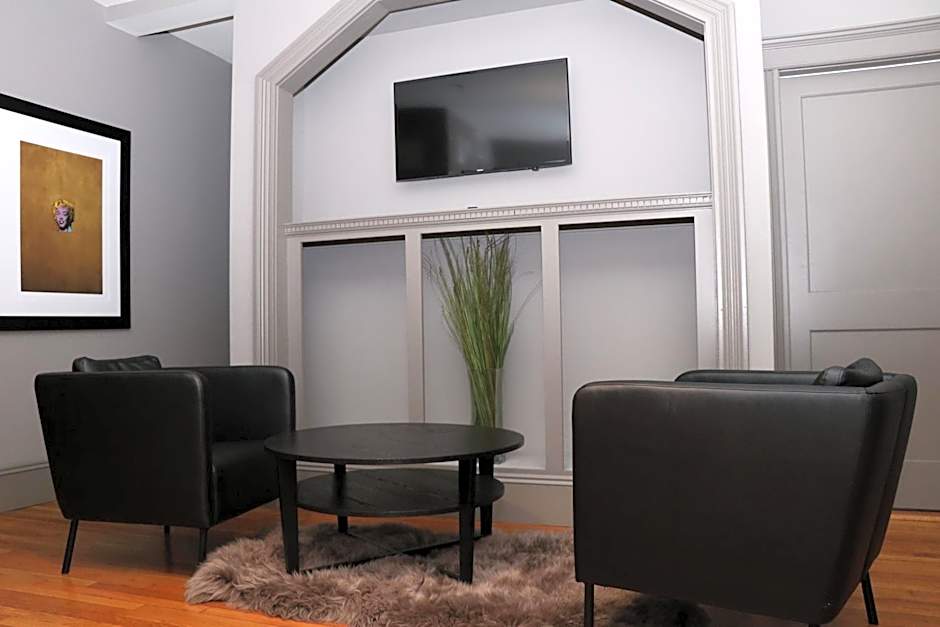 A Stylish Stay with a King Bed and Heated Floors #27