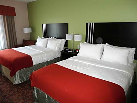 2 Queen Beds Standard Comm Access Tub