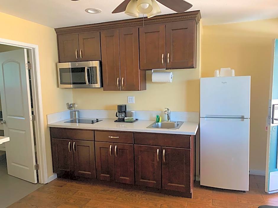 Oasis Inn and Suites