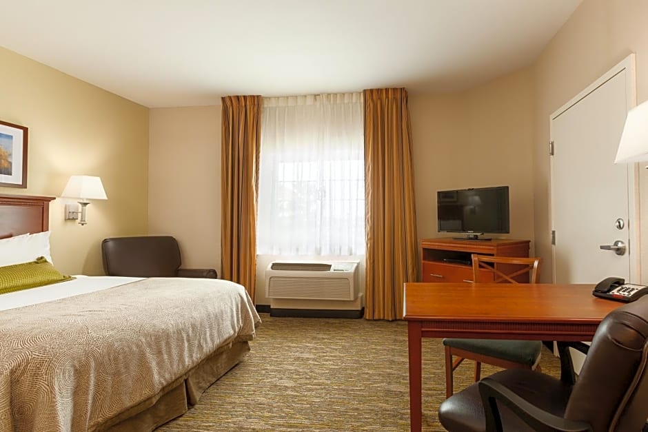 Candlewood Suites Lake Jackson, an IHG Hotel