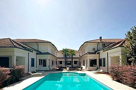 Villa Petrone | Luxury Four Seasons-Jacuzzi&Pool