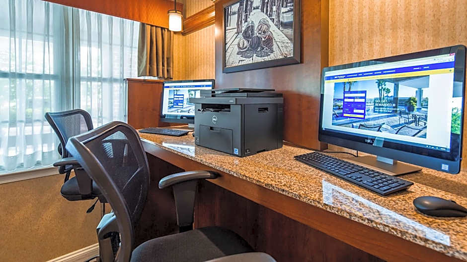 Best Western Plus Easton Inn & Suites