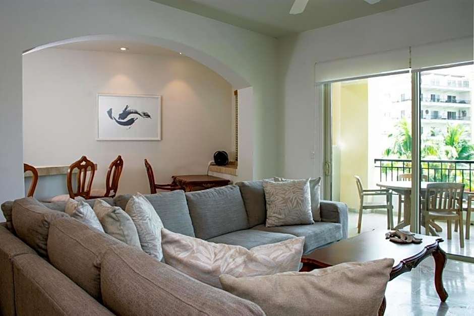 2 Bed 2 Bath, plus one den at Playa Royale Condo 3508, Free WIFI