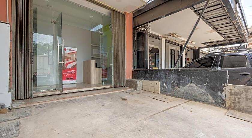 RedDoorz near Tanjung Duren 2