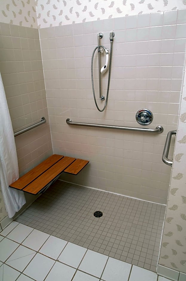 Photo 1 of 7 of Studio 1 Queen Bed