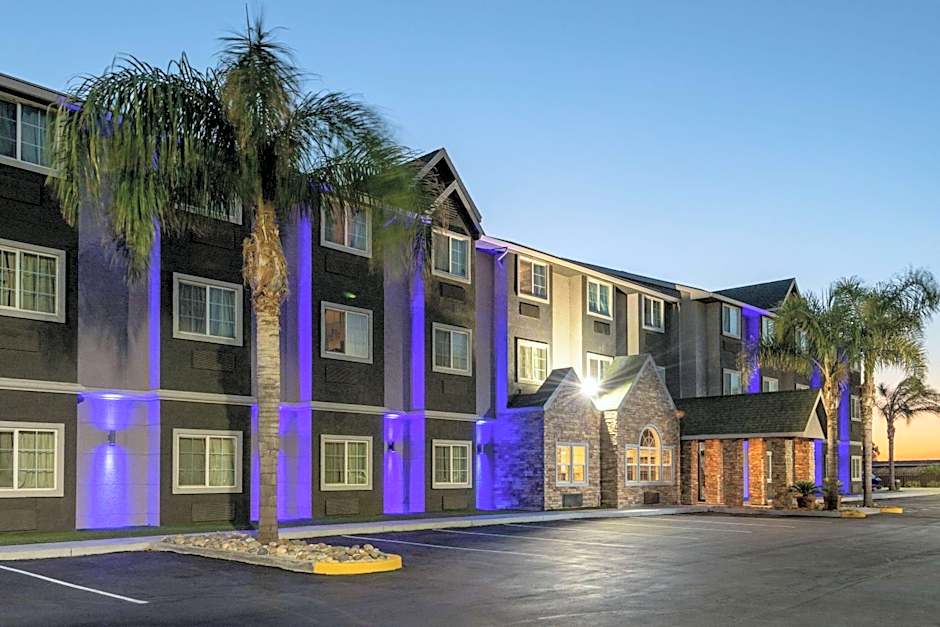 Microtel Inn & Suites By Wyndham Tracy