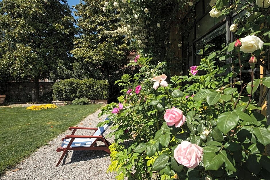 Al Porto Di Lucca B&B