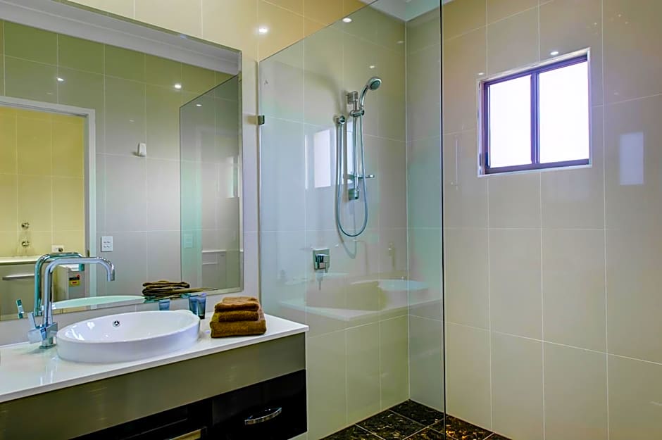 Western Downs Motor Inn
