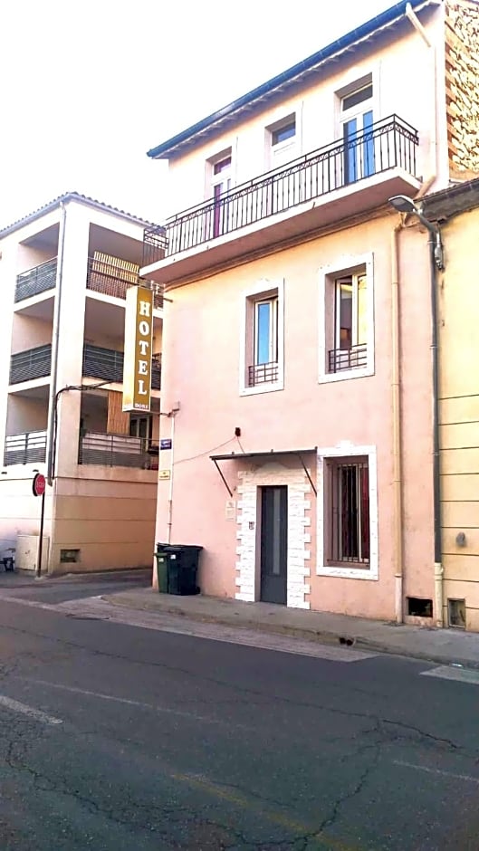 Hotel Dore