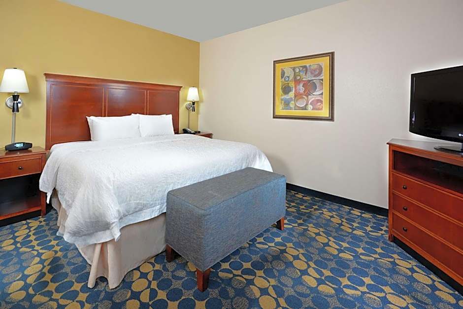 Hampton Inn By Hilton And Suites Charlotte Huntersville