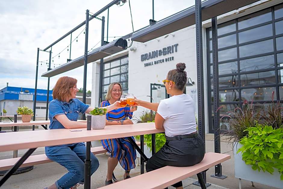 Holiday Inn Express Hamilton Upper James By IHG