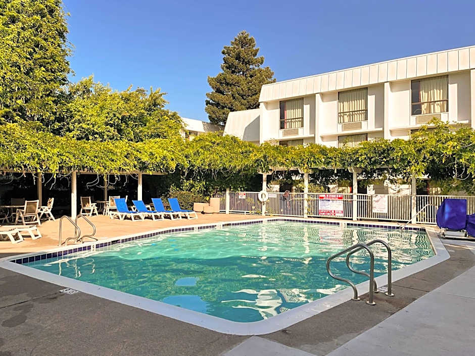 Studio 6 Belmont, CA San Francisco Redwood